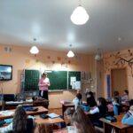 Матушка Ольга Гребенкина посетила МБОУ СОШ № 10 и провела два урока в 1 Б и 3 Б классах